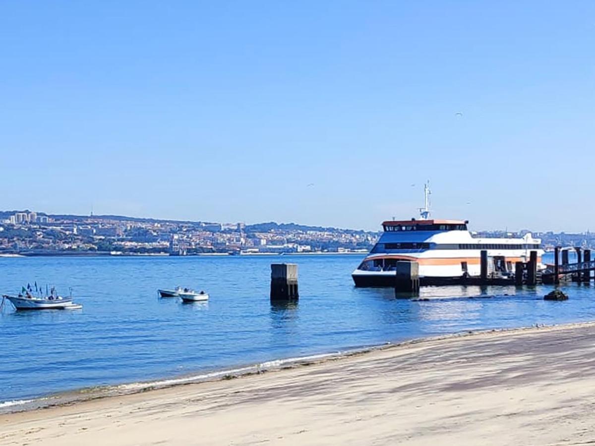 Beach & City - Trafaria Luaran gambar